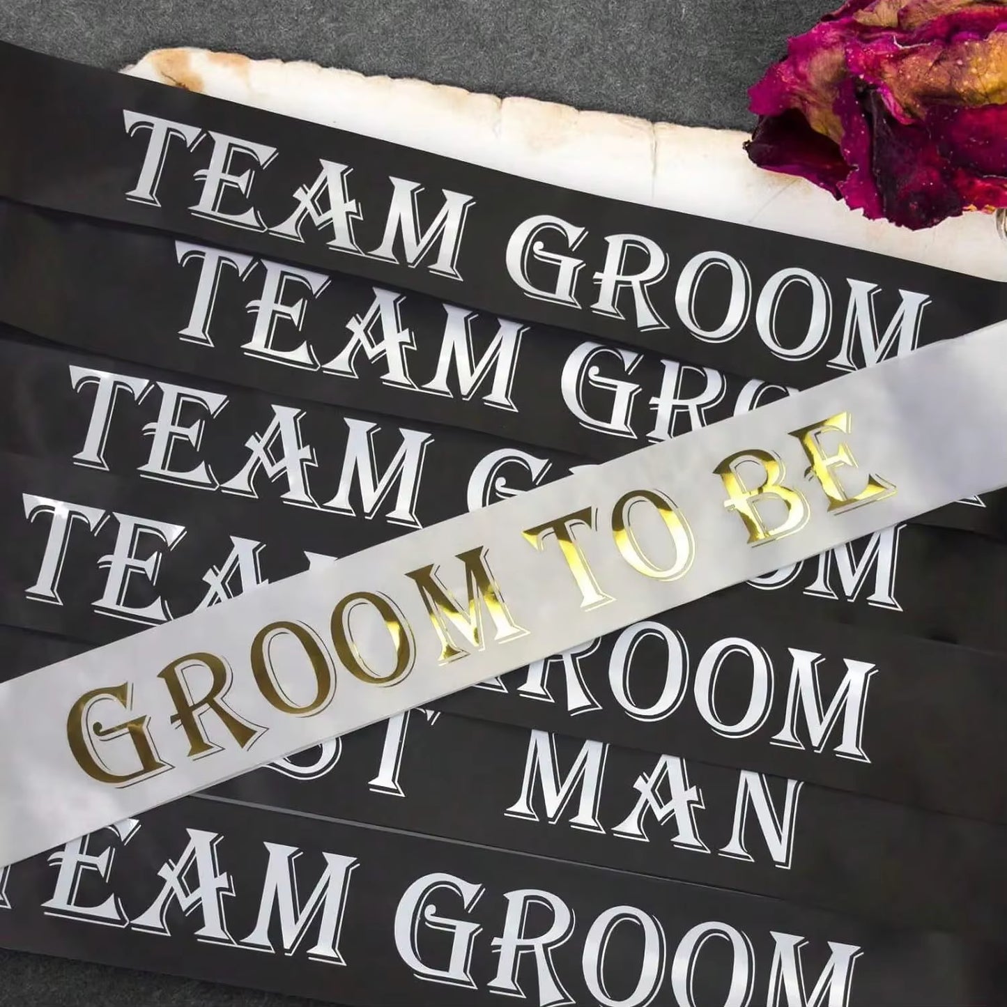 Bandas negras “Team Groom” para despedida de soltero