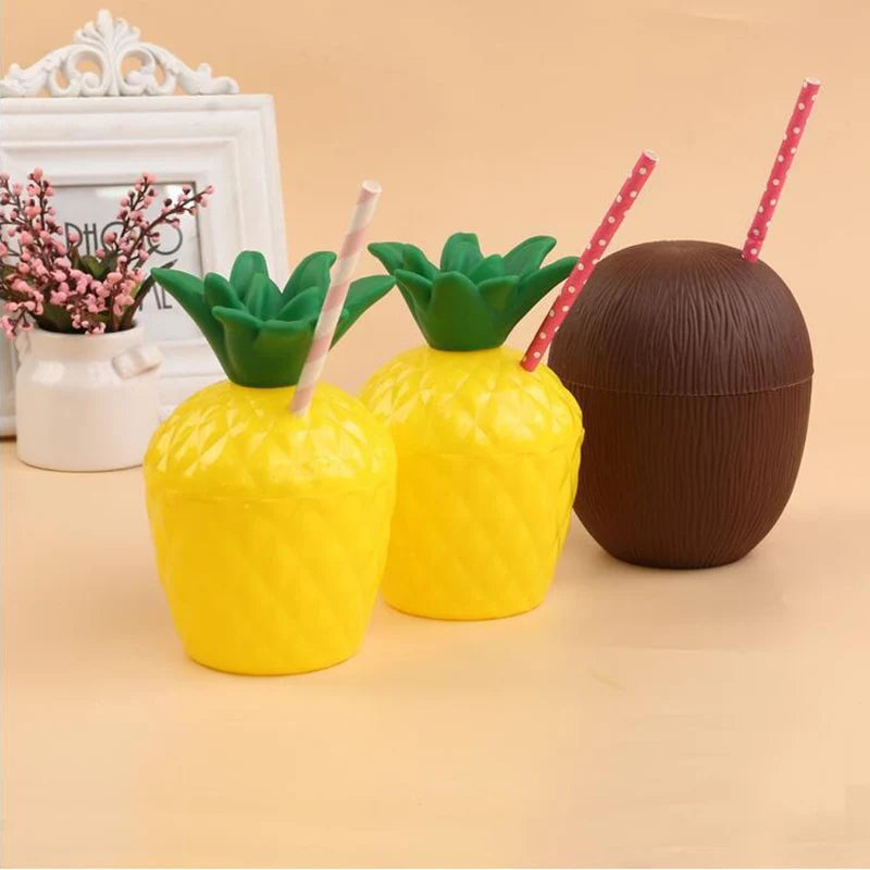 Vasos tropicales con forma de piña, coco y fresa para fiestas veraniegas
